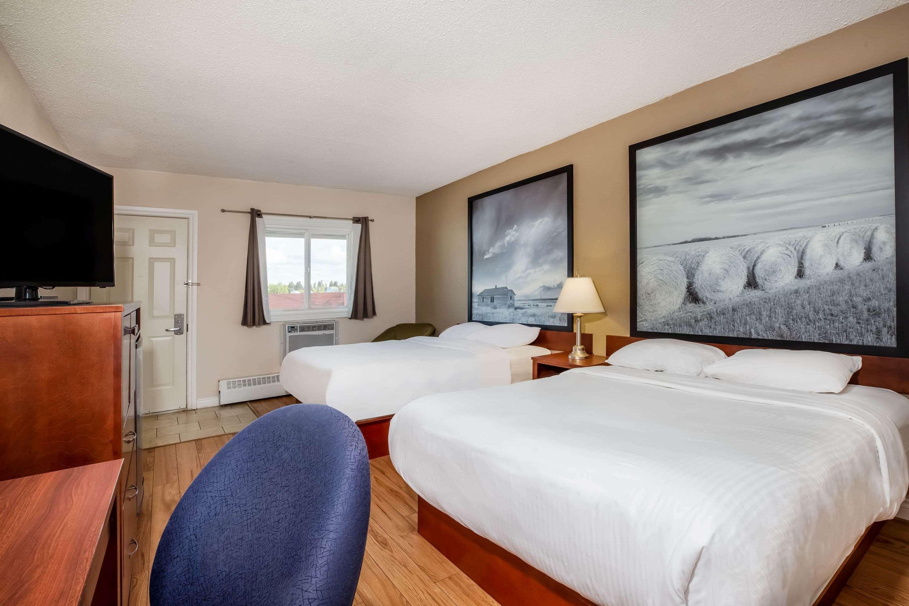 Super 8 By Wyndham Smoky Lake Esterno foto