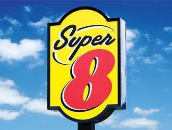 Super 8 By Wyndham Smoky Lake Esterno foto
